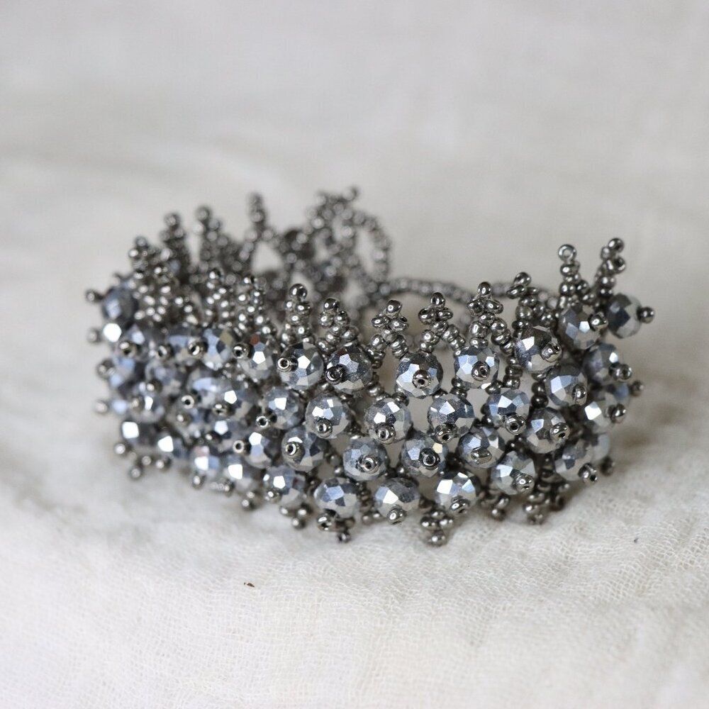 Silver beaded fashion bracelet high quality cuff back loop clasp